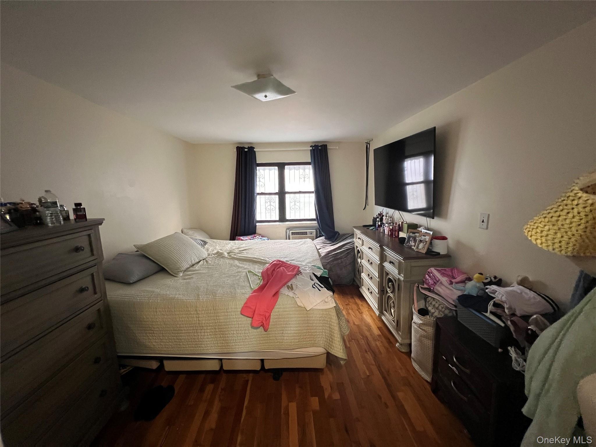143-27 Roosevelt Avenue, Flushing, NY 11354