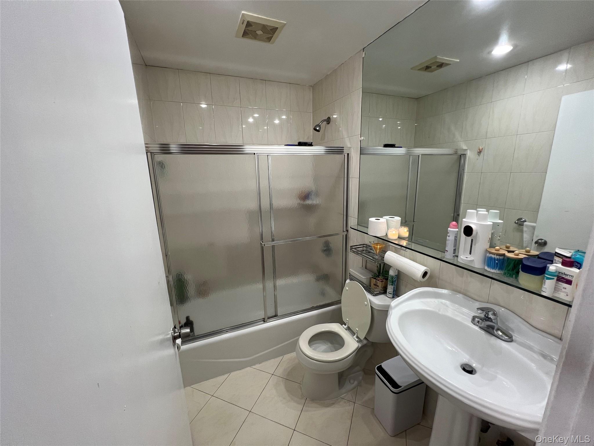 143-27 Roosevelt Avenue, Flushing, NY 11354