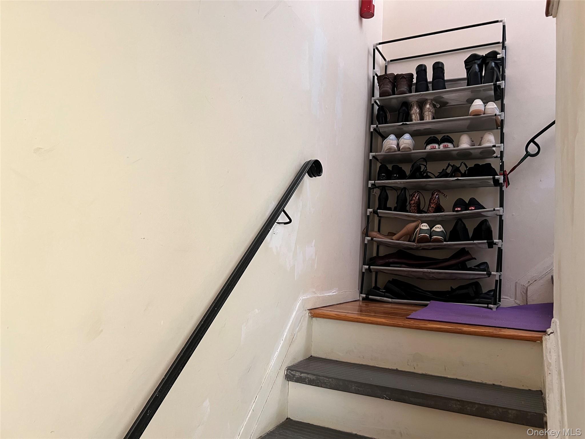 143-27 Roosevelt Avenue, Flushing, NY 11354