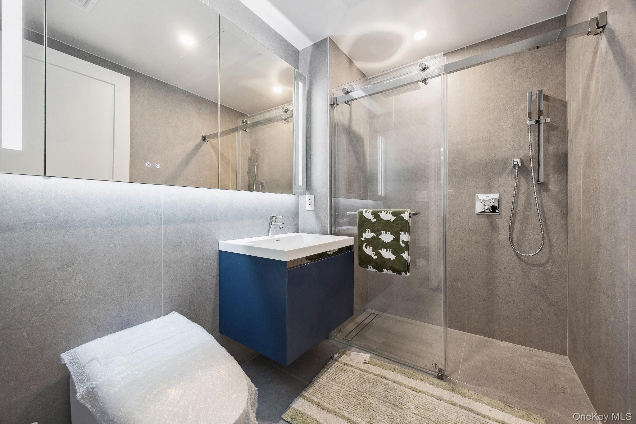 38-20 Parsons Boulevard # 409, Flushing, NY 11354