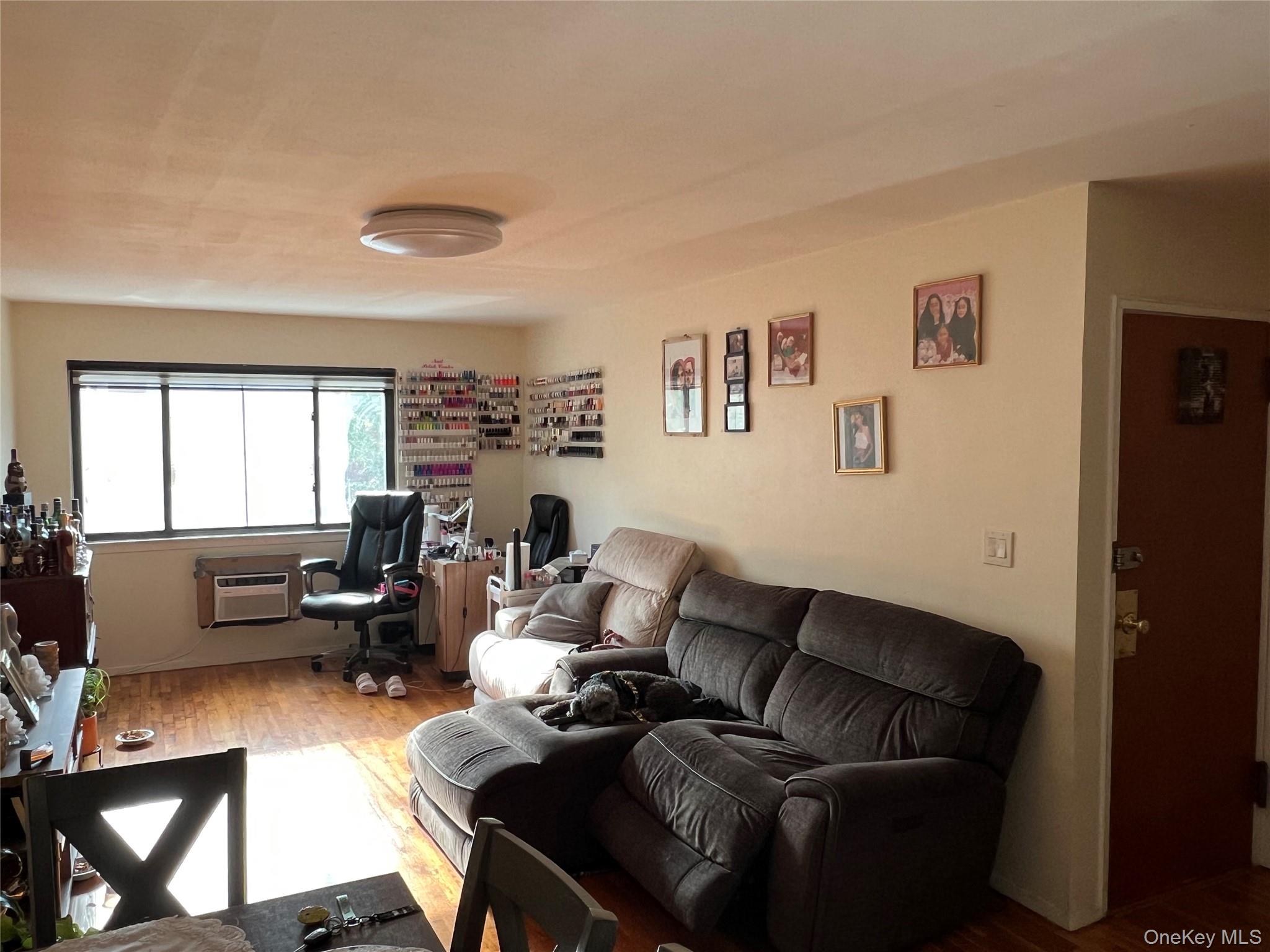 143-27 Roosevelt Avenue, Flushing, NY 11354