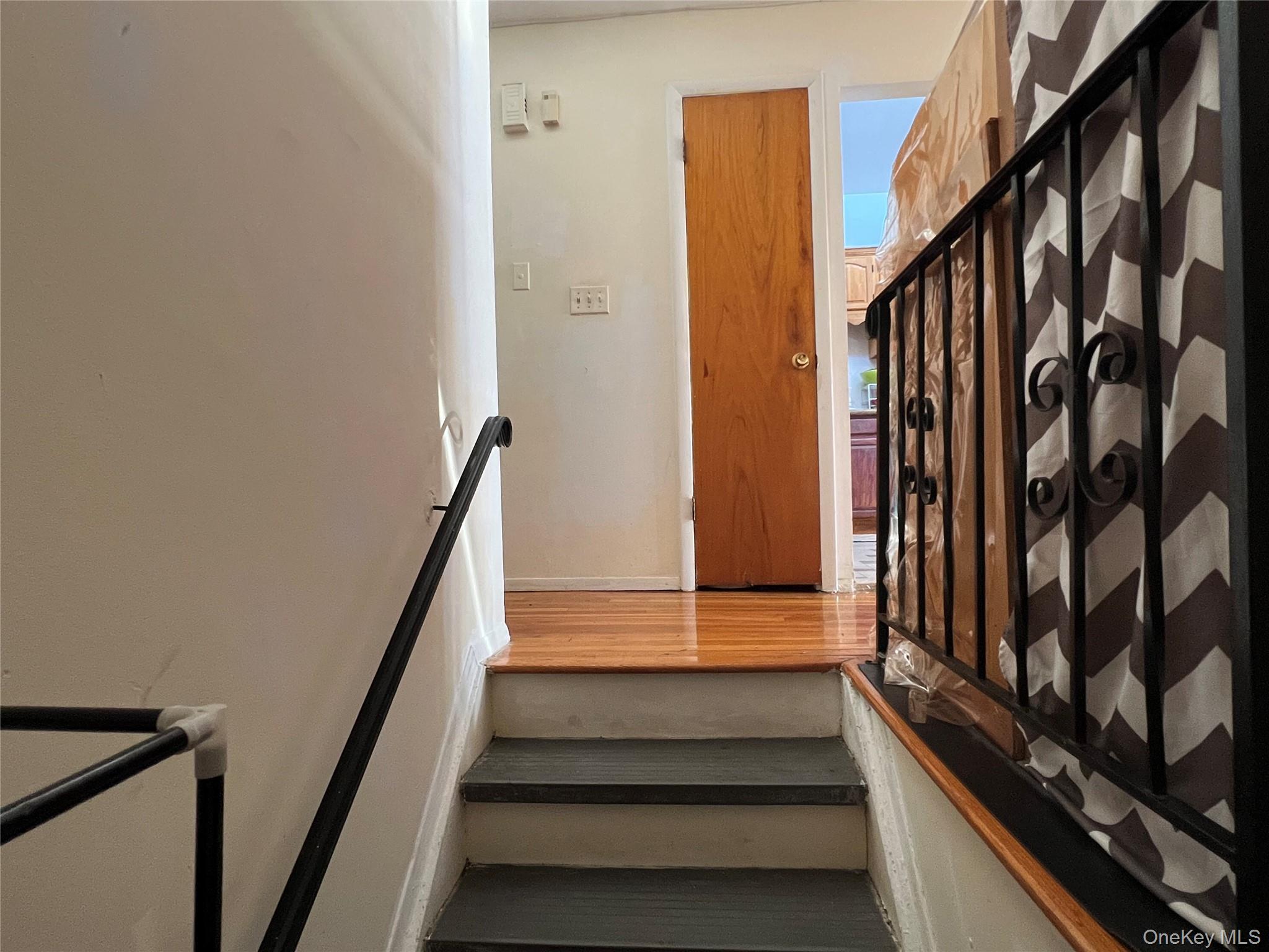 143-27 Roosevelt Avenue, Flushing, NY 11354