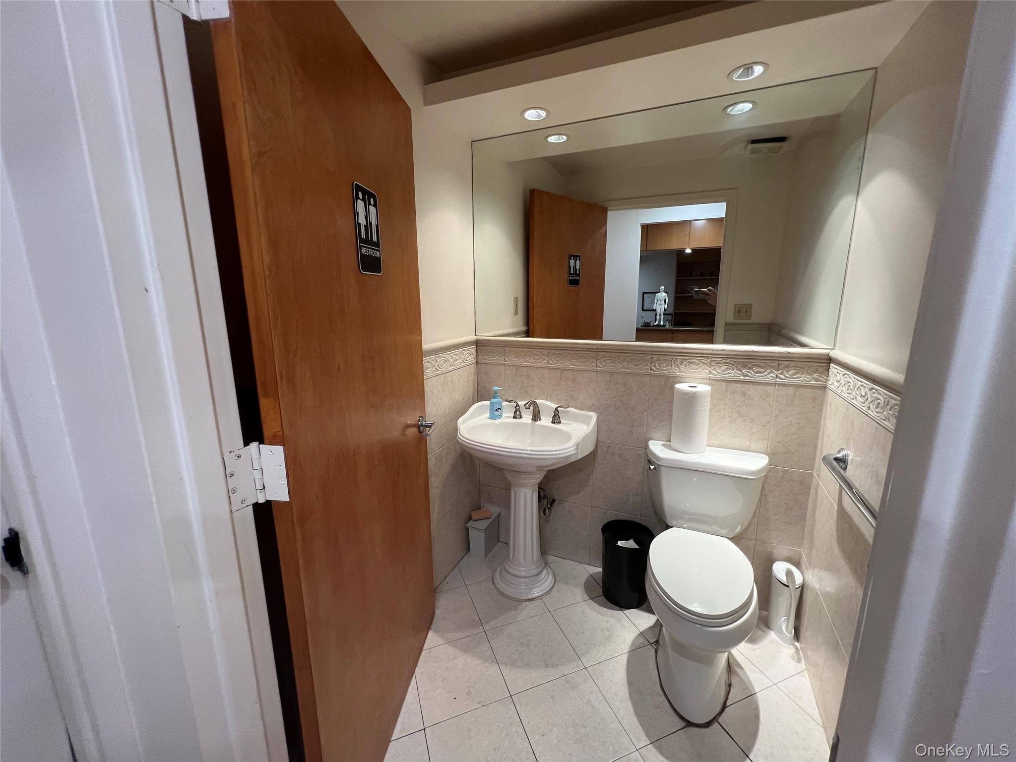 143-27 Roosevelt Avenue, Flushing, NY 11354