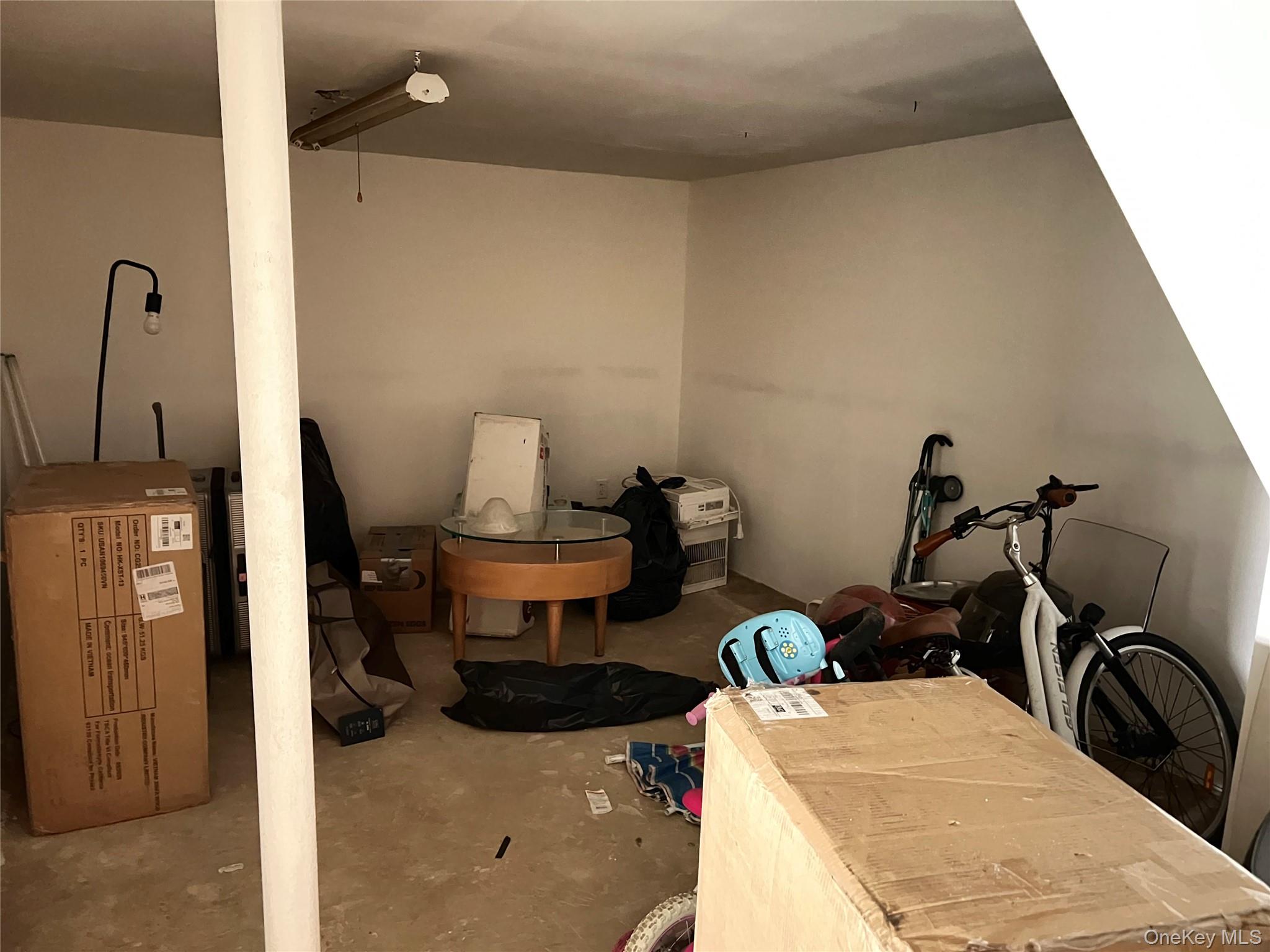 143-27 Roosevelt Avenue, Flushing, NY 11354