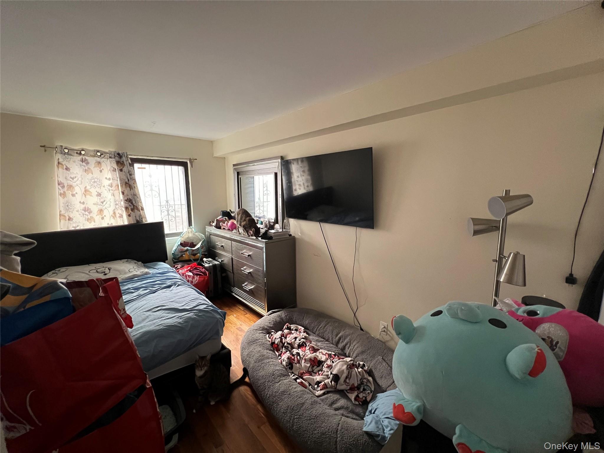 143-27 Roosevelt Avenue, Flushing, NY 11354