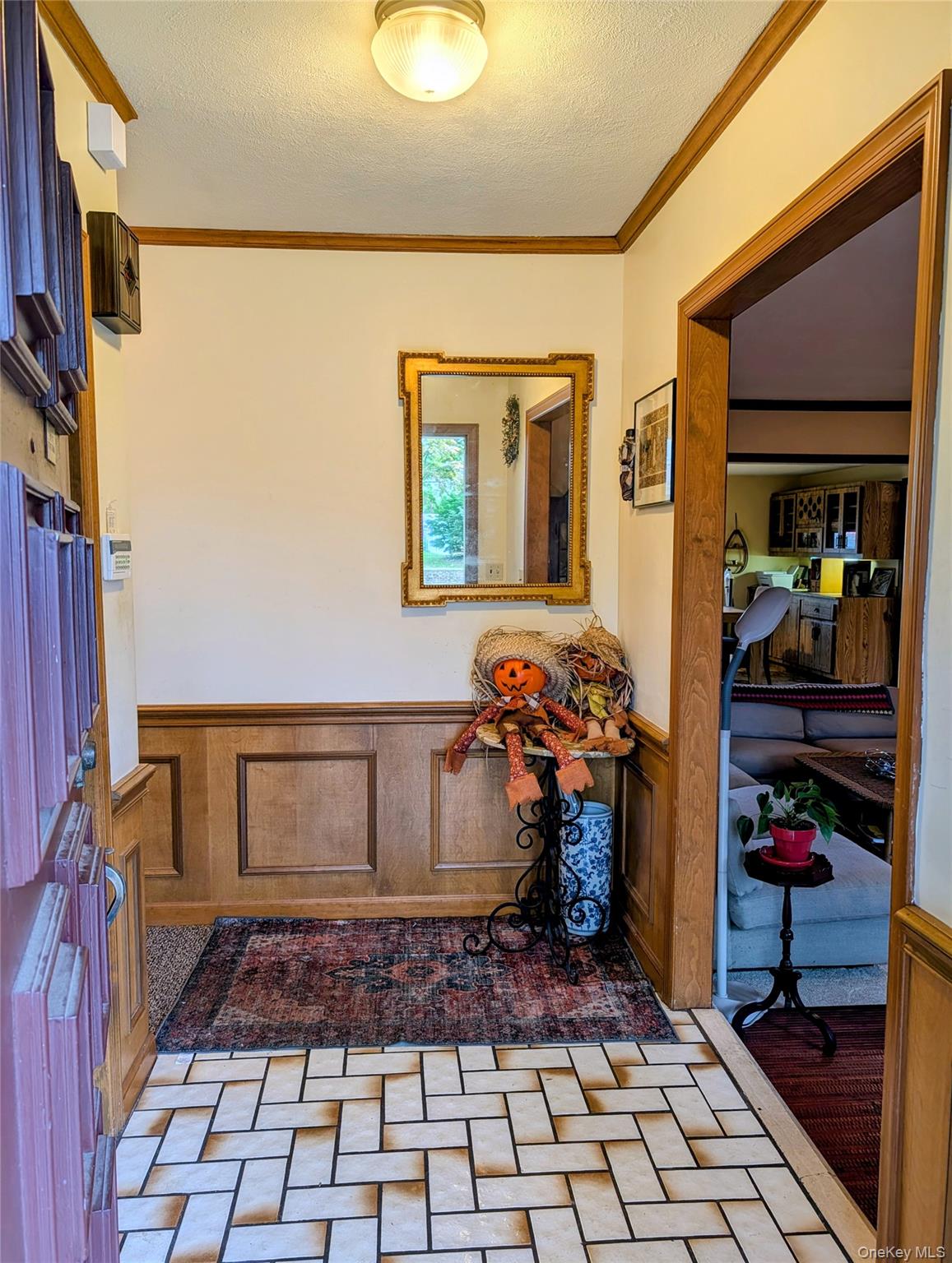 57 Hiawatha Drive, Brightwaters, NY 11718