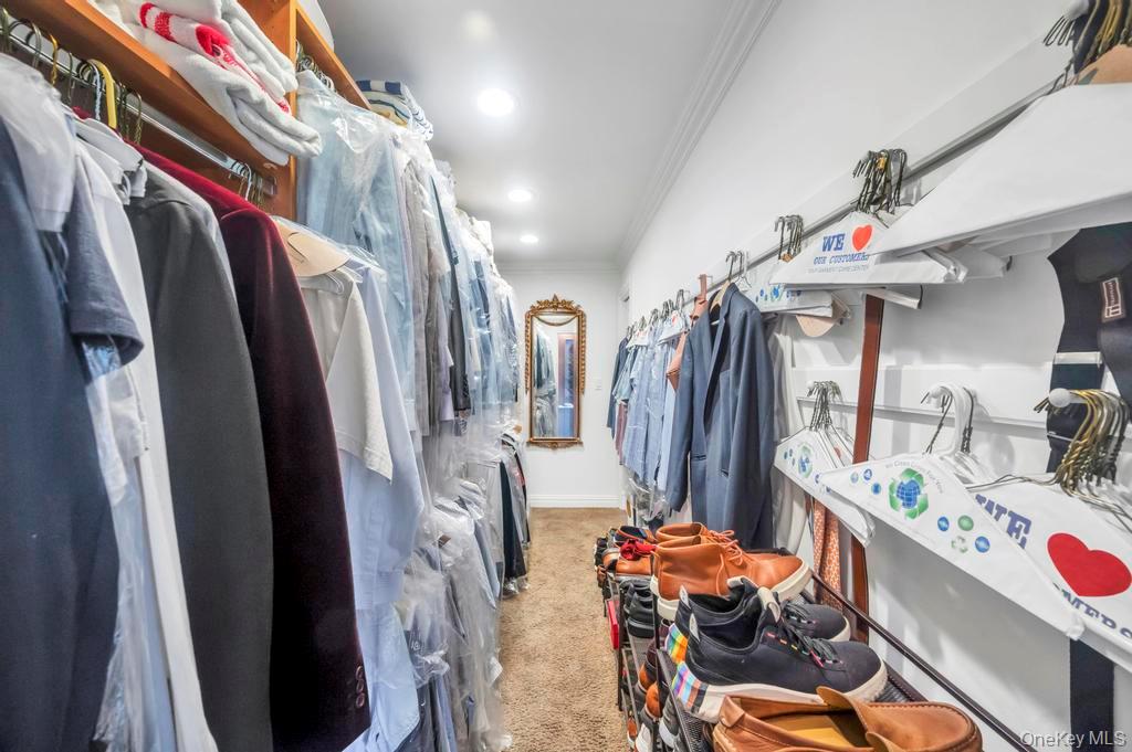 30 Fox Hollow Ridings Road, Northport, NY 11768