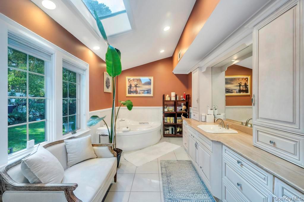 30 Fox Hollow Ridings Road, Northport, NY 11768