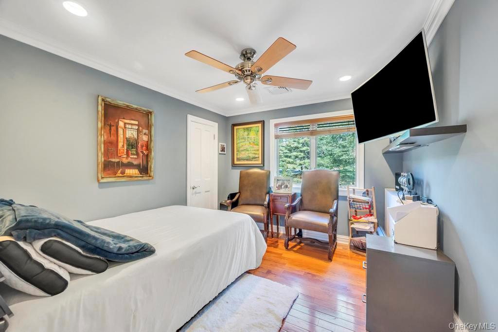 30 Fox Hollow Ridings Road, Northport, NY 11768