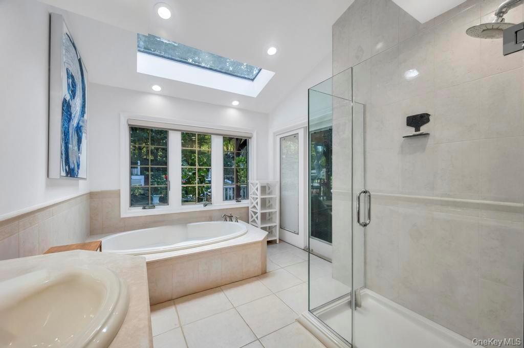 30 Fox Hollow Ridings Road, Northport, NY 11768