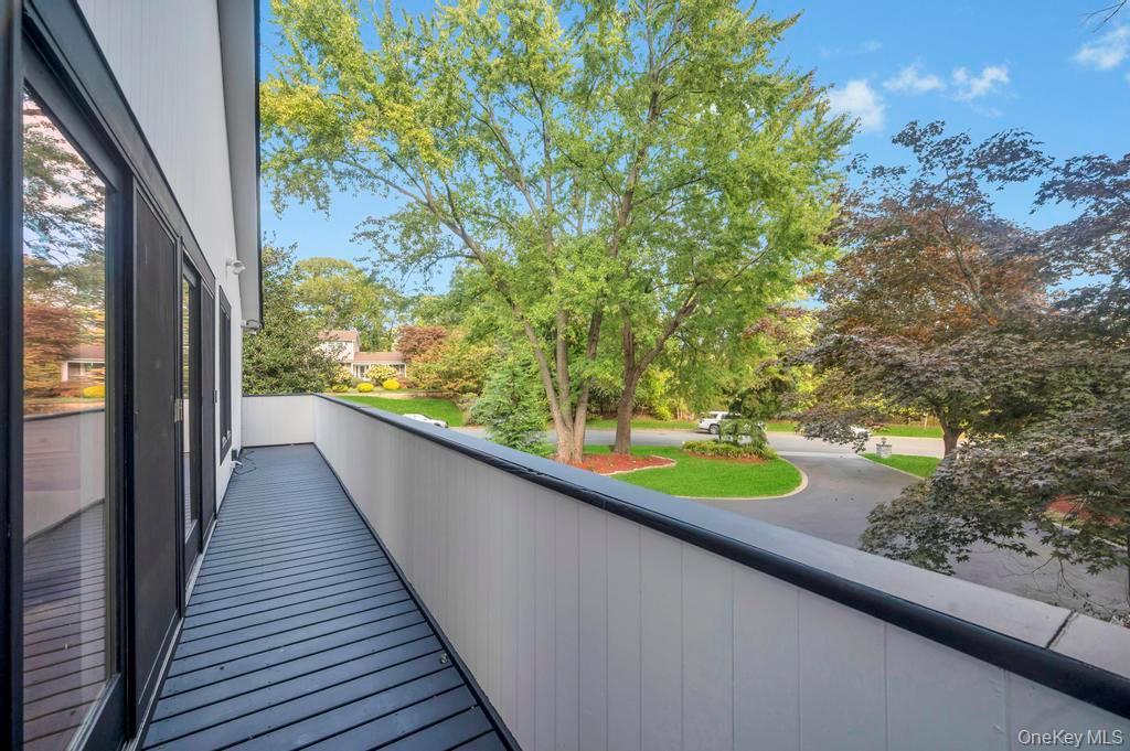 30 Fox Hollow Ridings Road, Northport, NY 11768