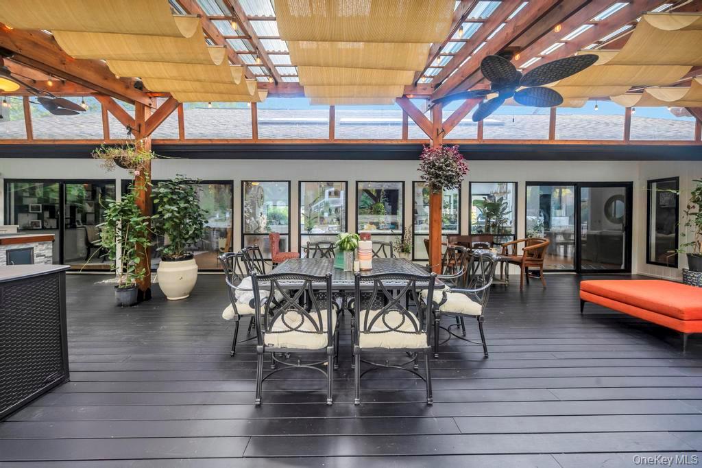 30 Fox Hollow Ridings Road, Northport, NY 11768