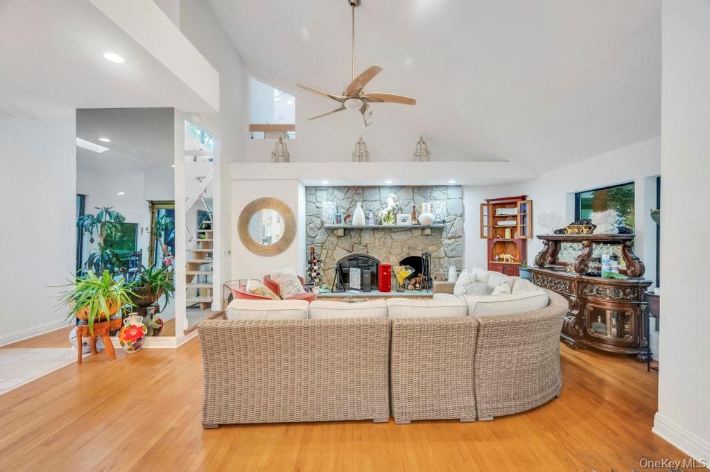 30 Fox Hollow Ridings Road, Northport, NY 11768