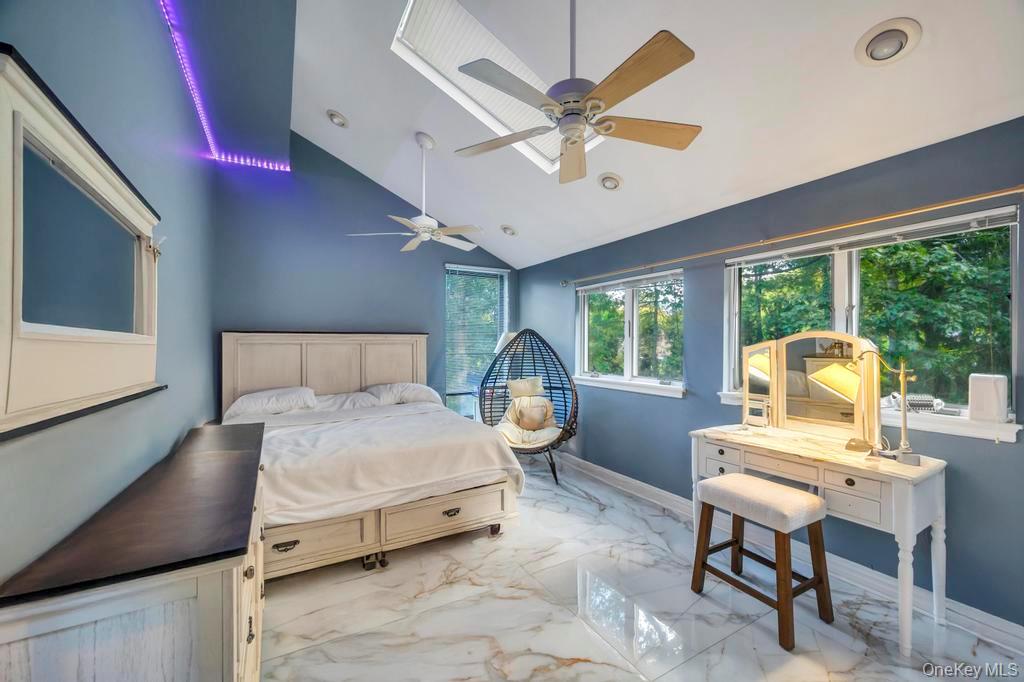 30 Fox Hollow Ridings Road, Northport, NY 11768