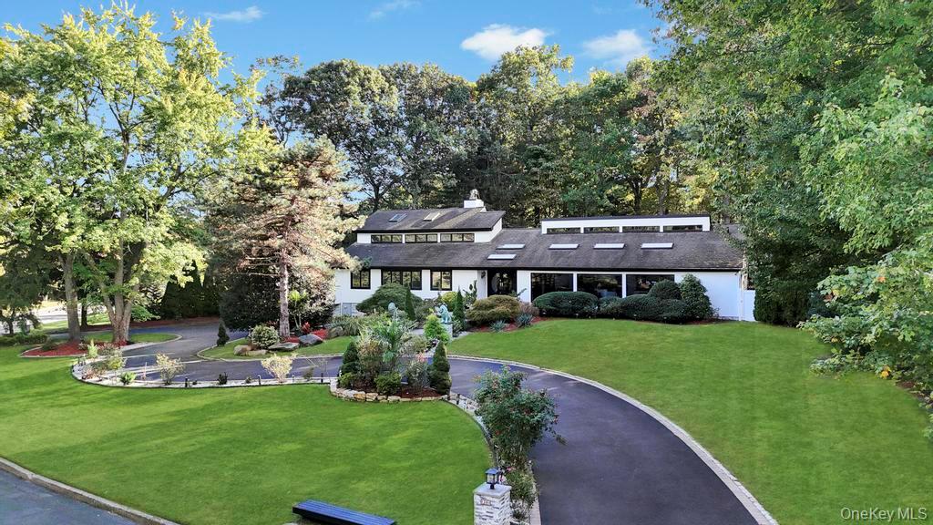 30 Fox Hollow Ridings Road, Northport, NY 11768