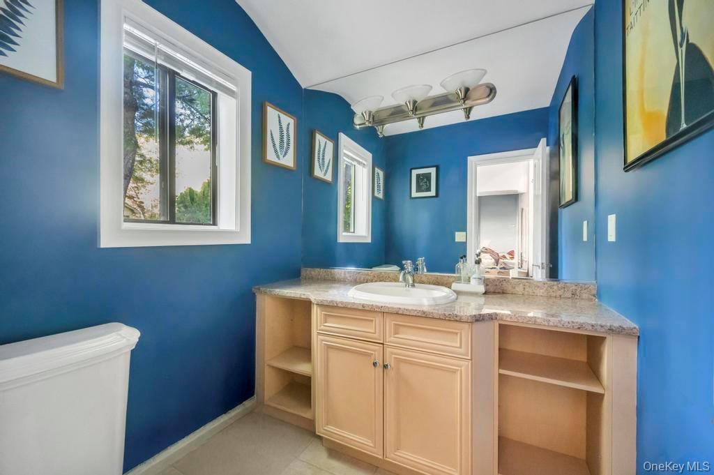 30 Fox Hollow Ridings Road, Northport, NY 11768