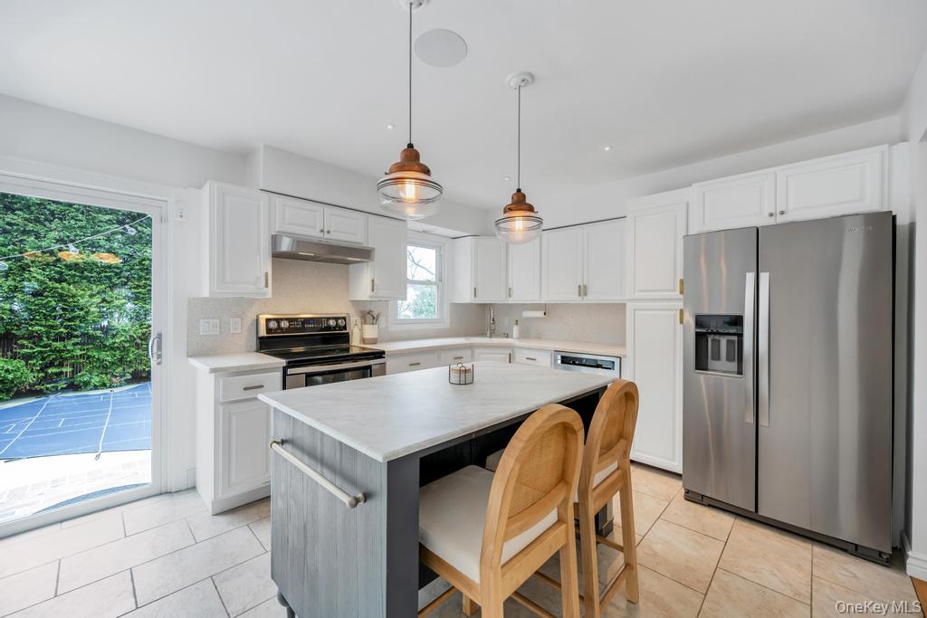 8 Lovell Road, Hampton Bays, NY 11946