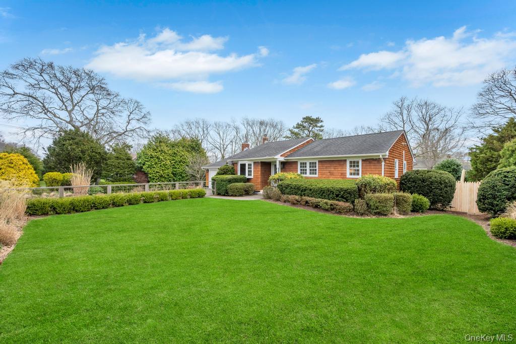 8 Lovell Road, Hampton Bays, NY 11946