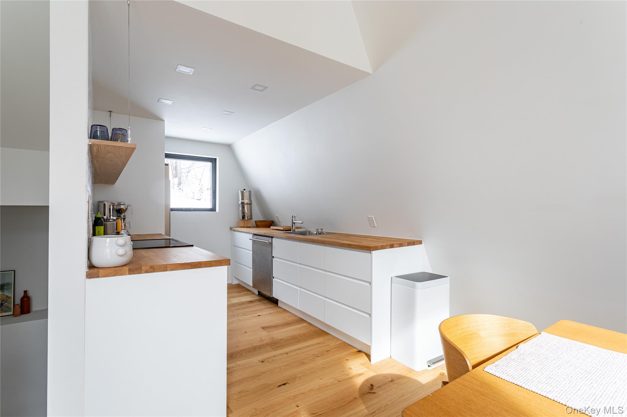 9 Mountain Lane, Napanoch, NY 12458