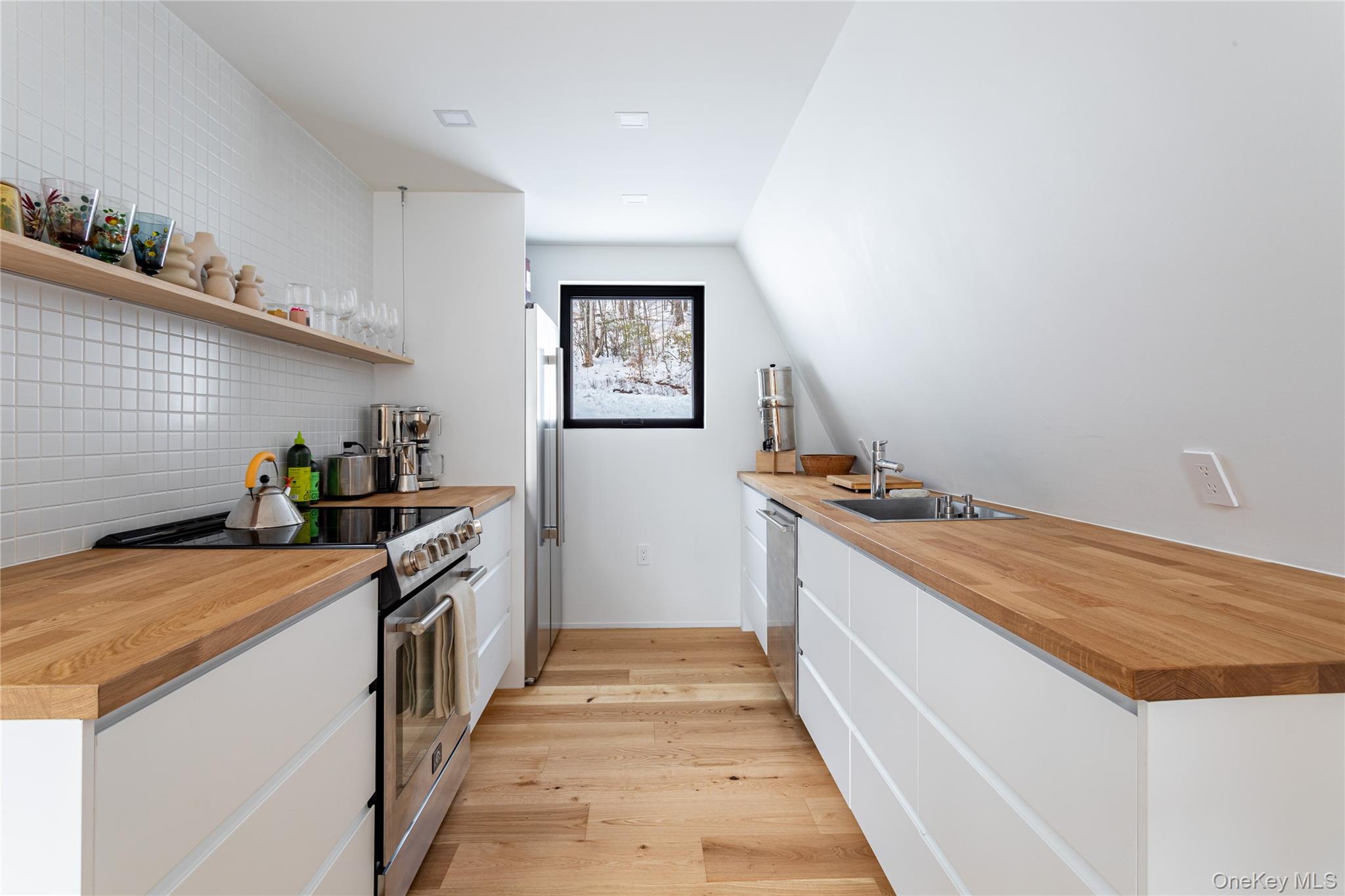 9 Mountain Lane, Napanoch, NY 12458