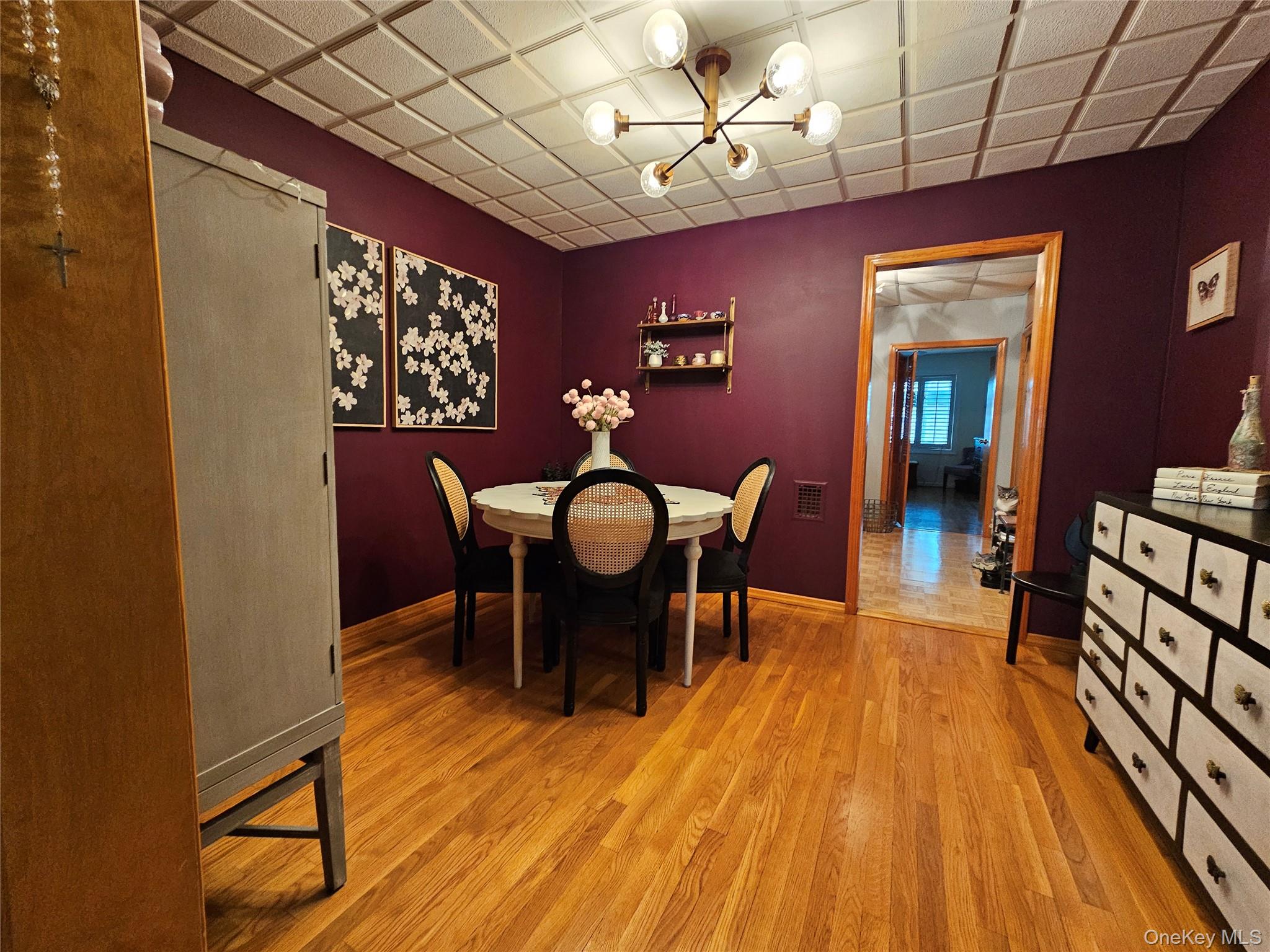 7852 79th Lane, Glendale, NY 11385