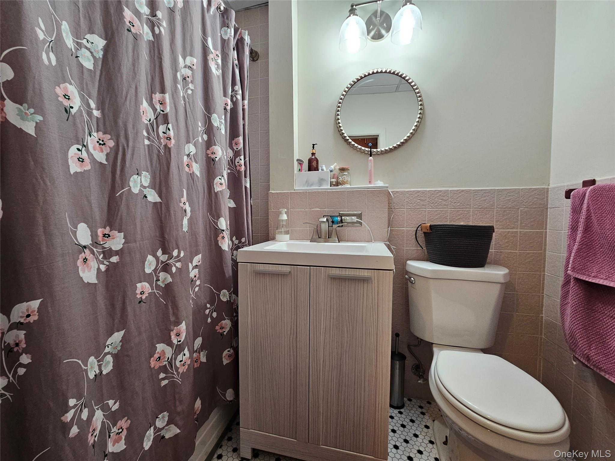 7852 79th Lane, Glendale, NY 11385