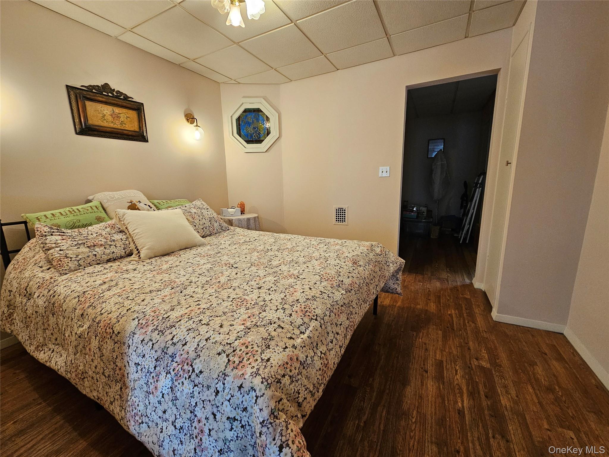 7852 79th Lane, Glendale, NY 11385