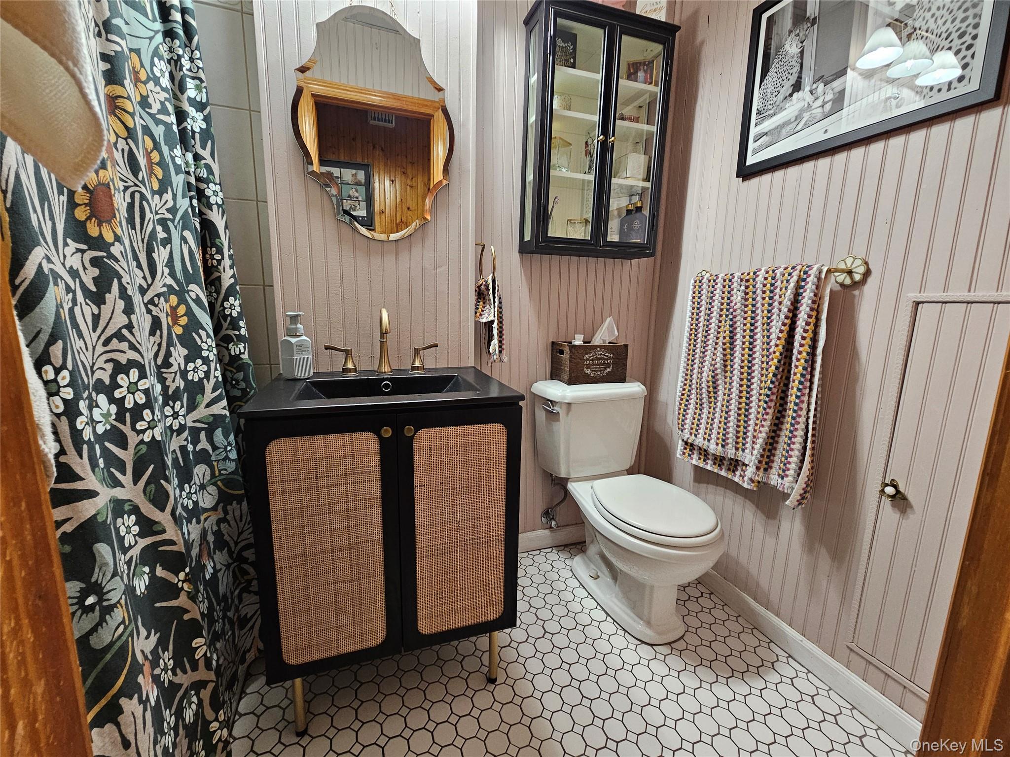 7852 79th Lane, Glendale, NY 11385