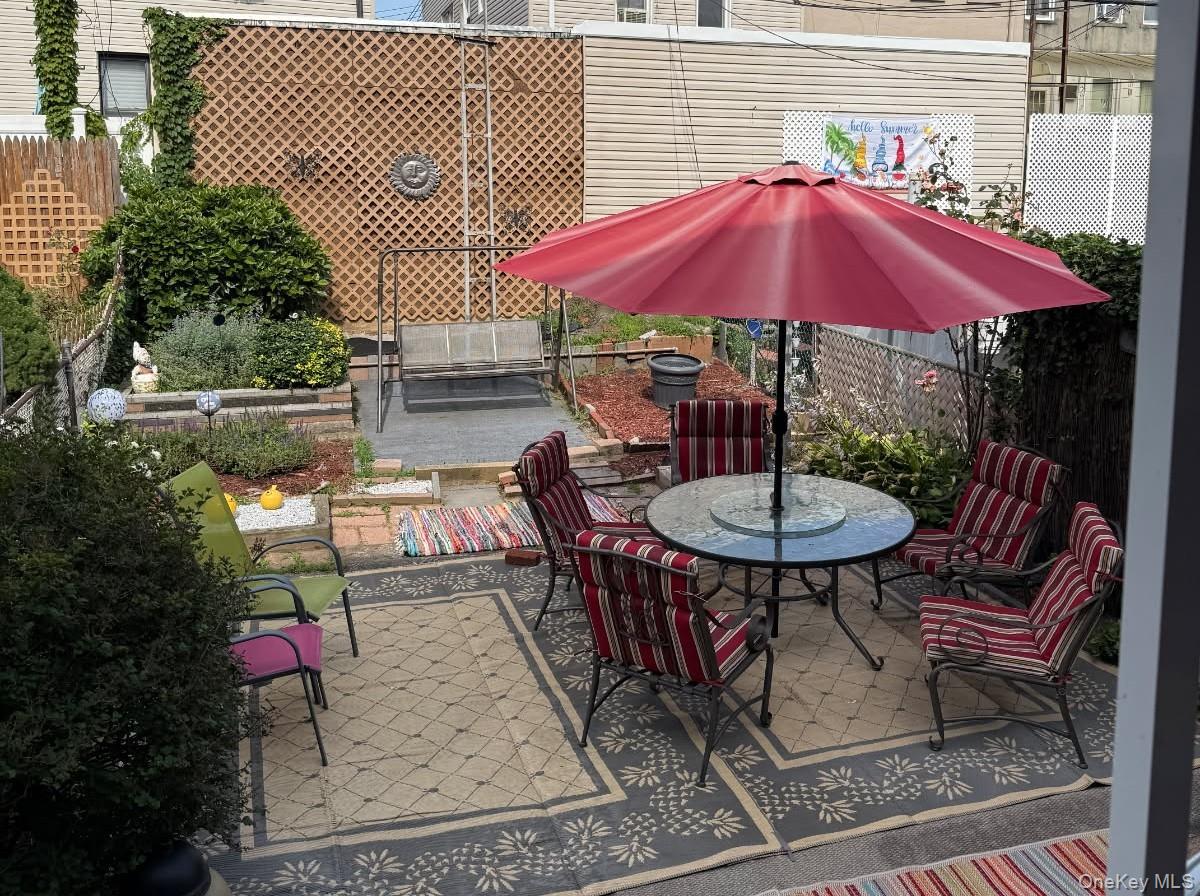 7852 79th Lane, Glendale, NY 11385