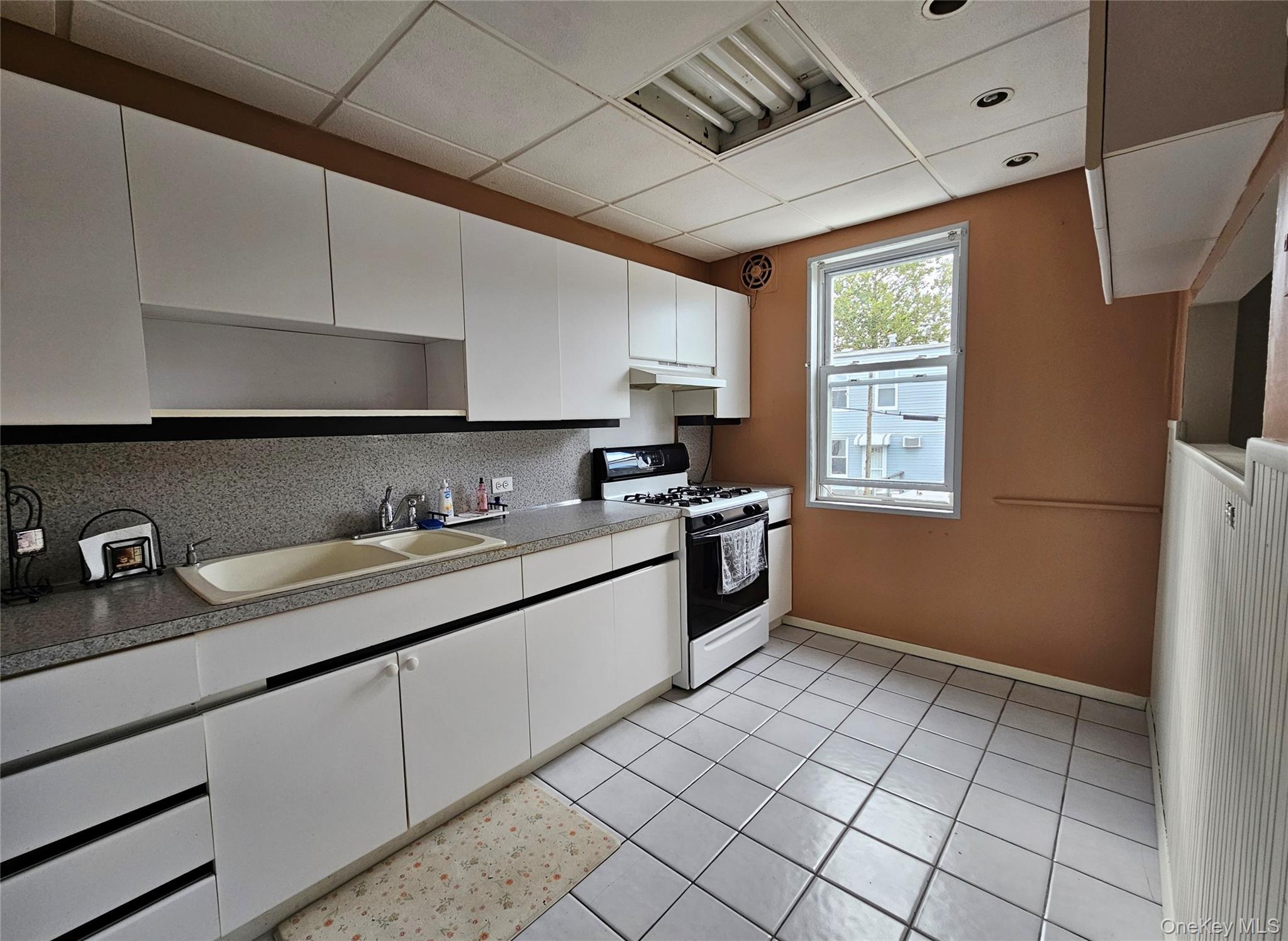 7852 79th Lane, Glendale, NY 11385