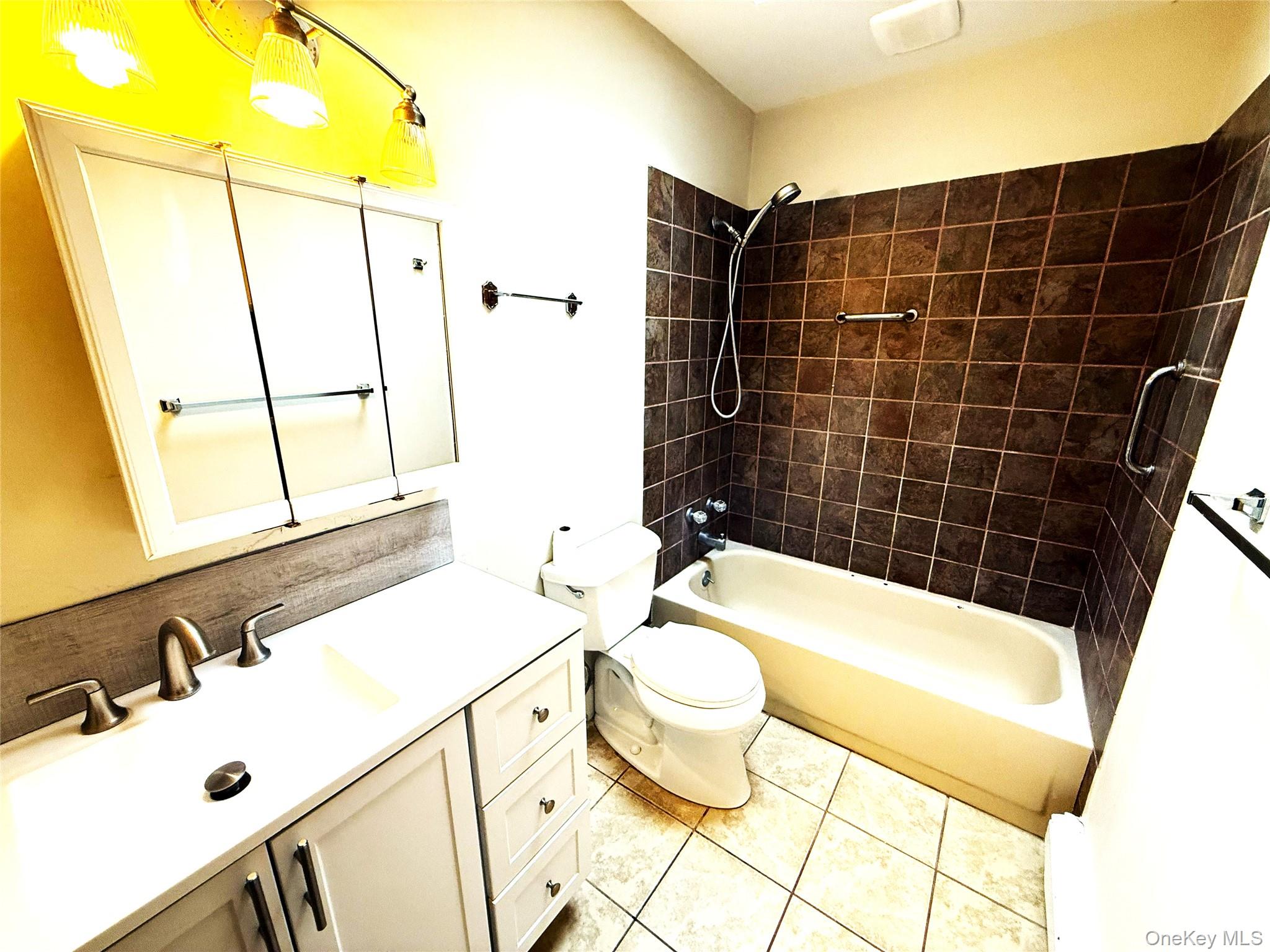 307 S Bicycle Path, Farmingville, NY 11738