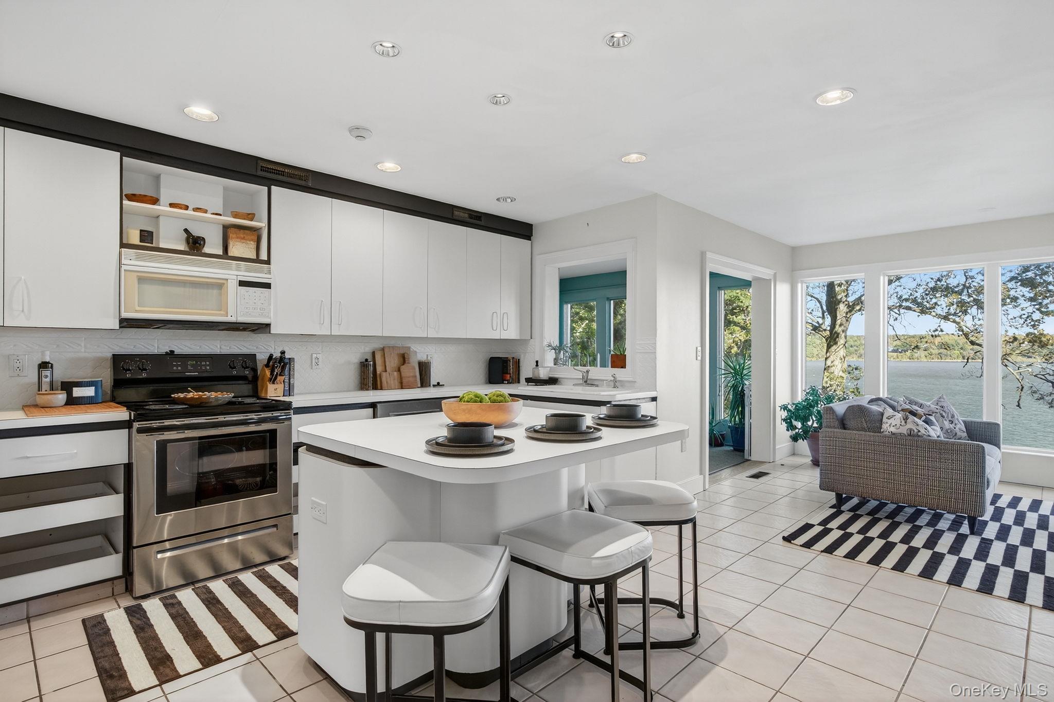 83 River Road, Esopus, NY 12487