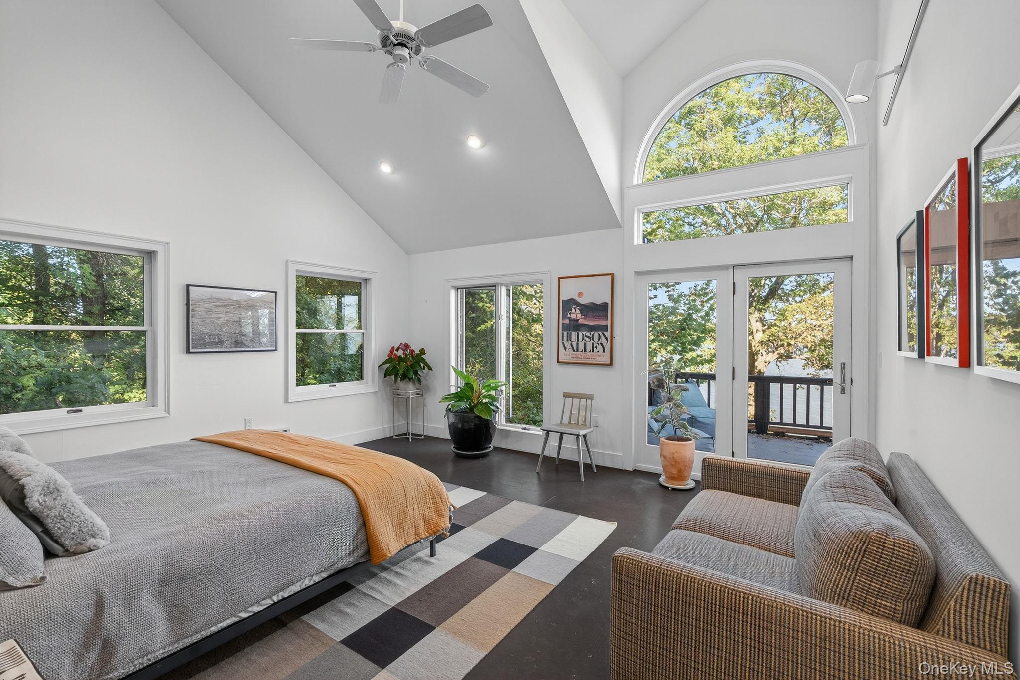 83 River Road, Esopus, NY 12487