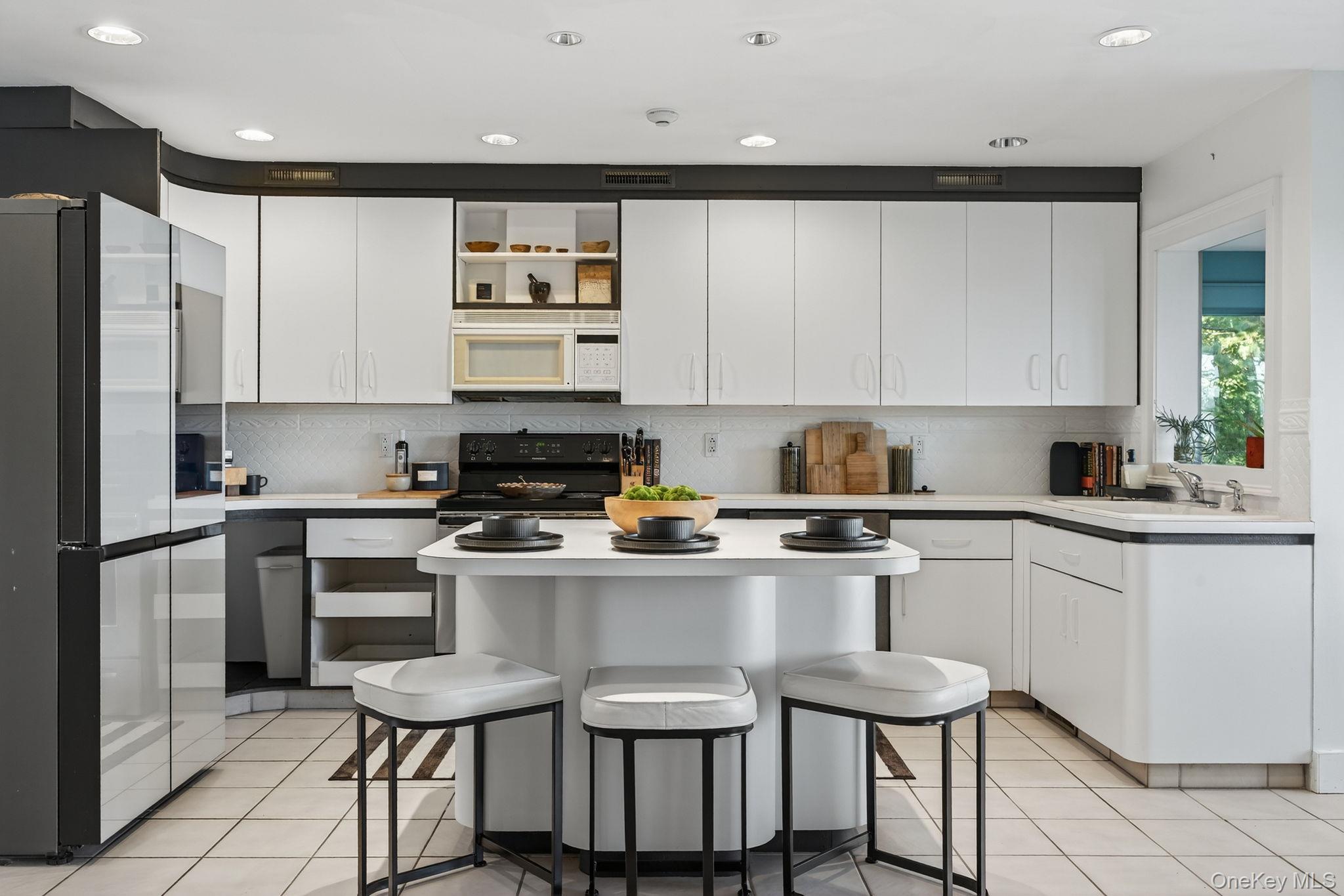 83 River Road, Esopus, NY 12487