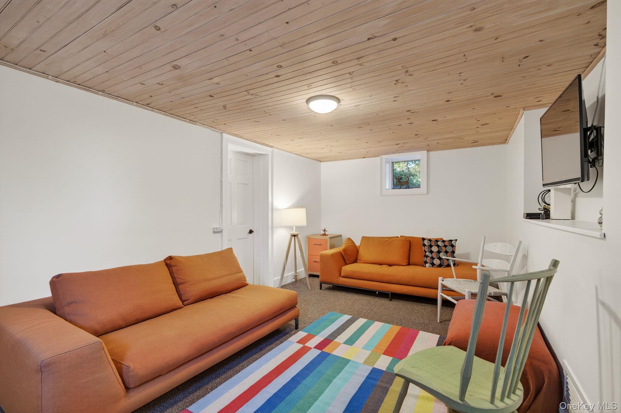 83 River Road, Esopus, NY 12487