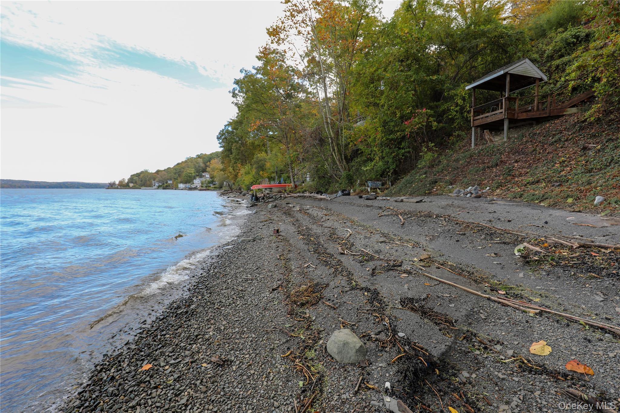 83 River Road, Esopus, NY 12487