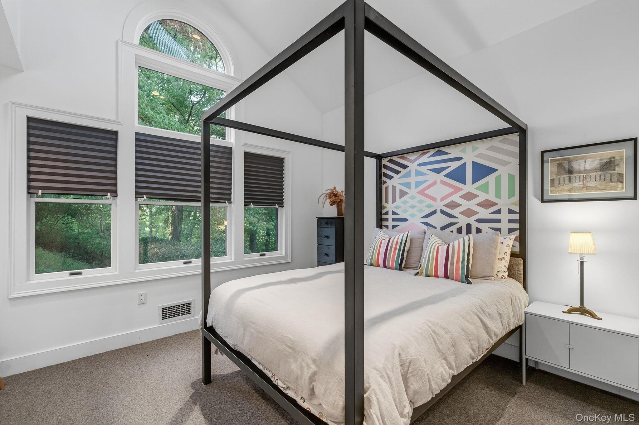 83 River Road, Esopus, NY 12487