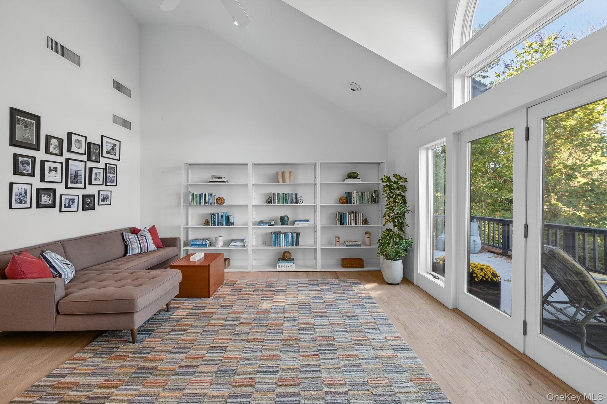 83 River Road, Esopus, NY 12487