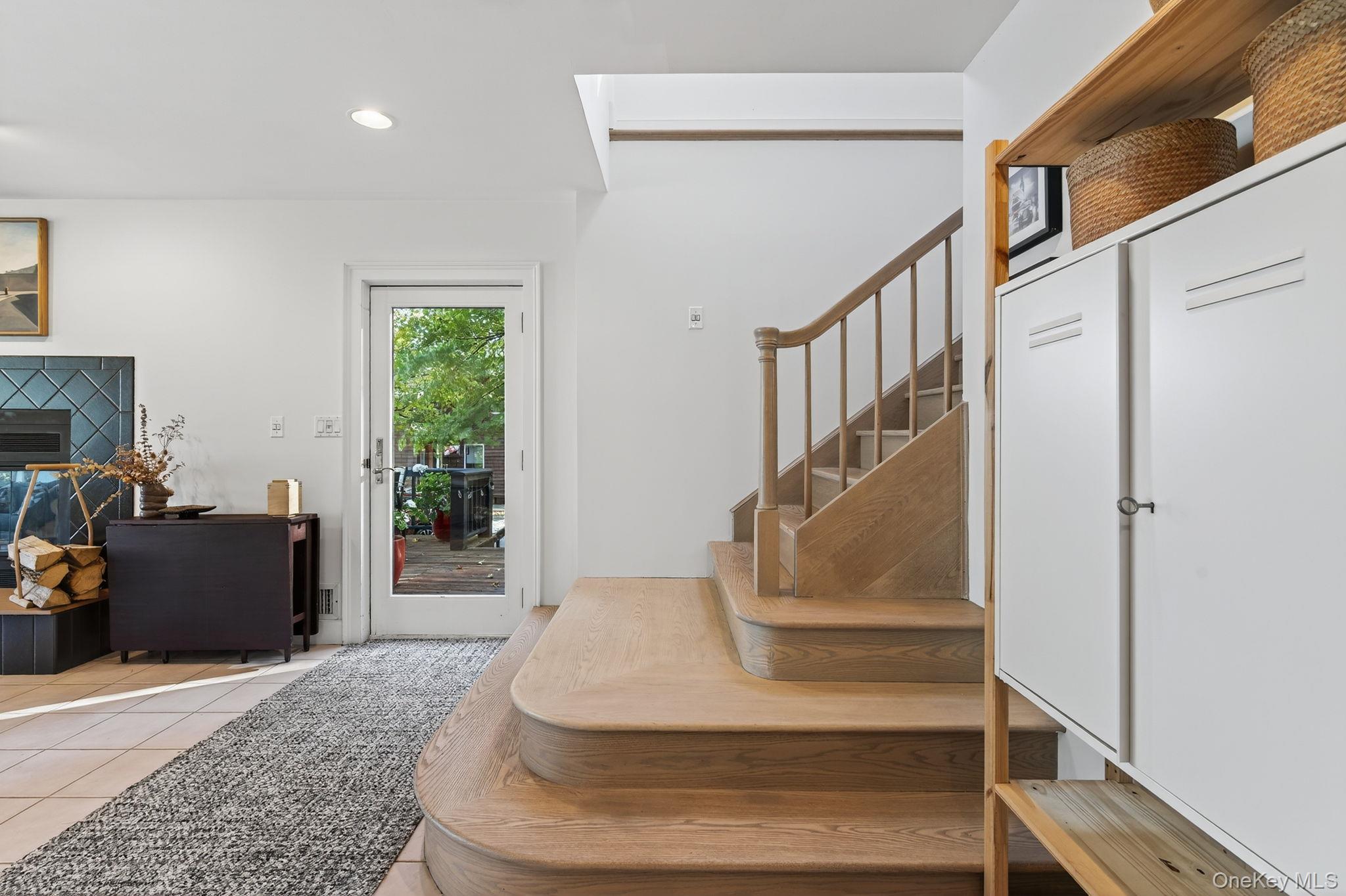 83 River Road, Esopus, NY 12487