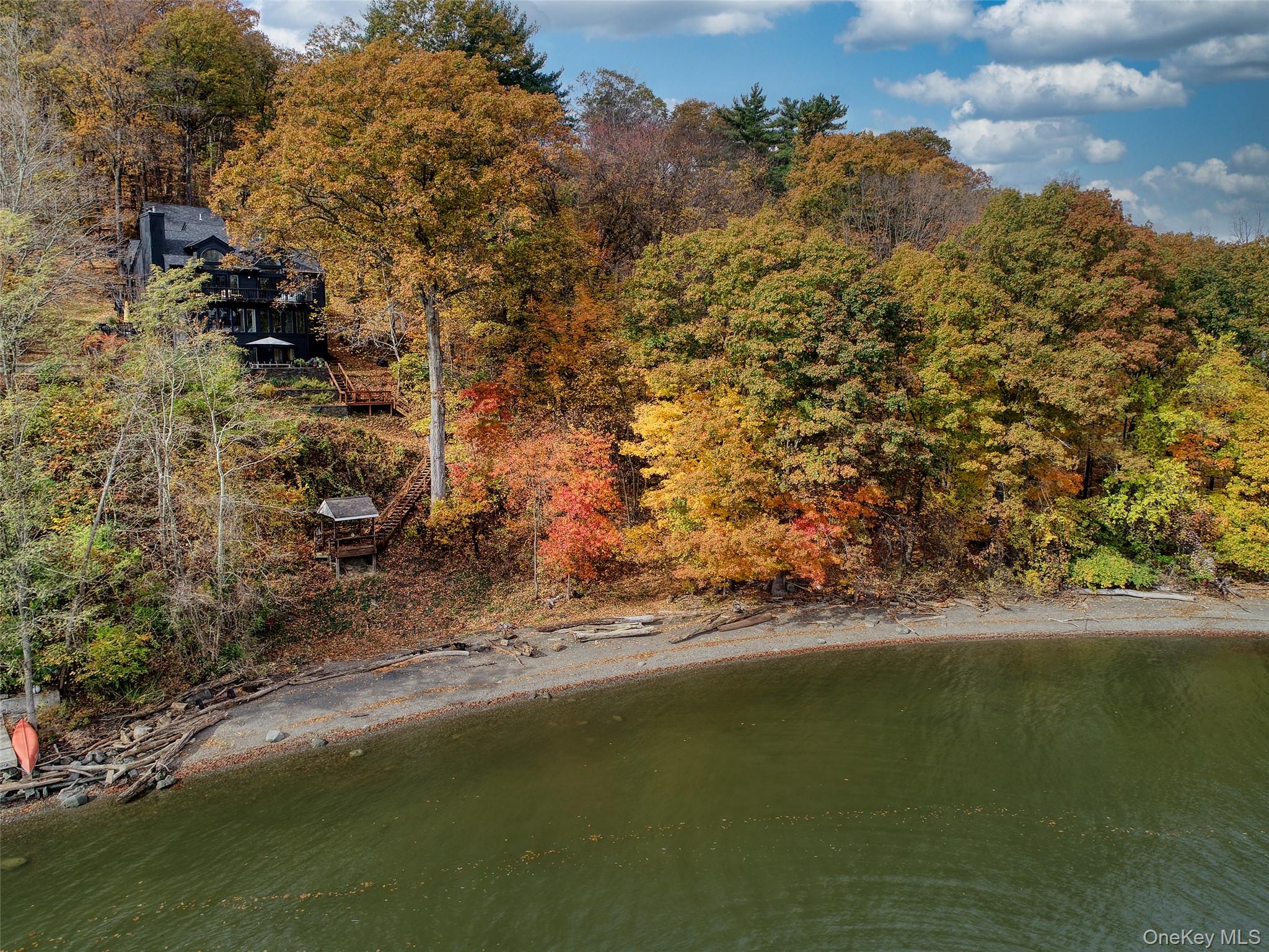 83 River Road, Esopus, NY 12487