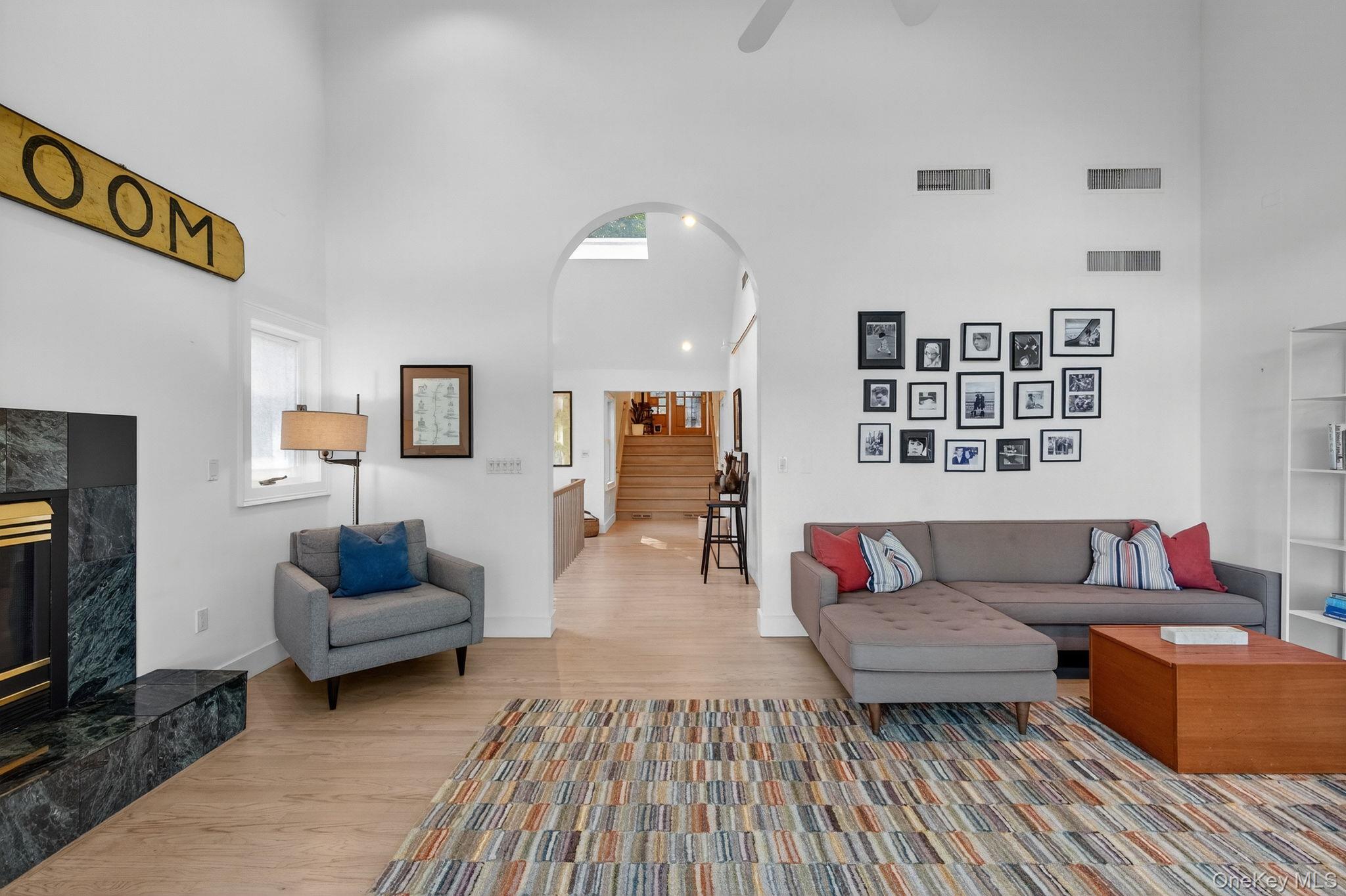 83 River Road, Esopus, NY 12487