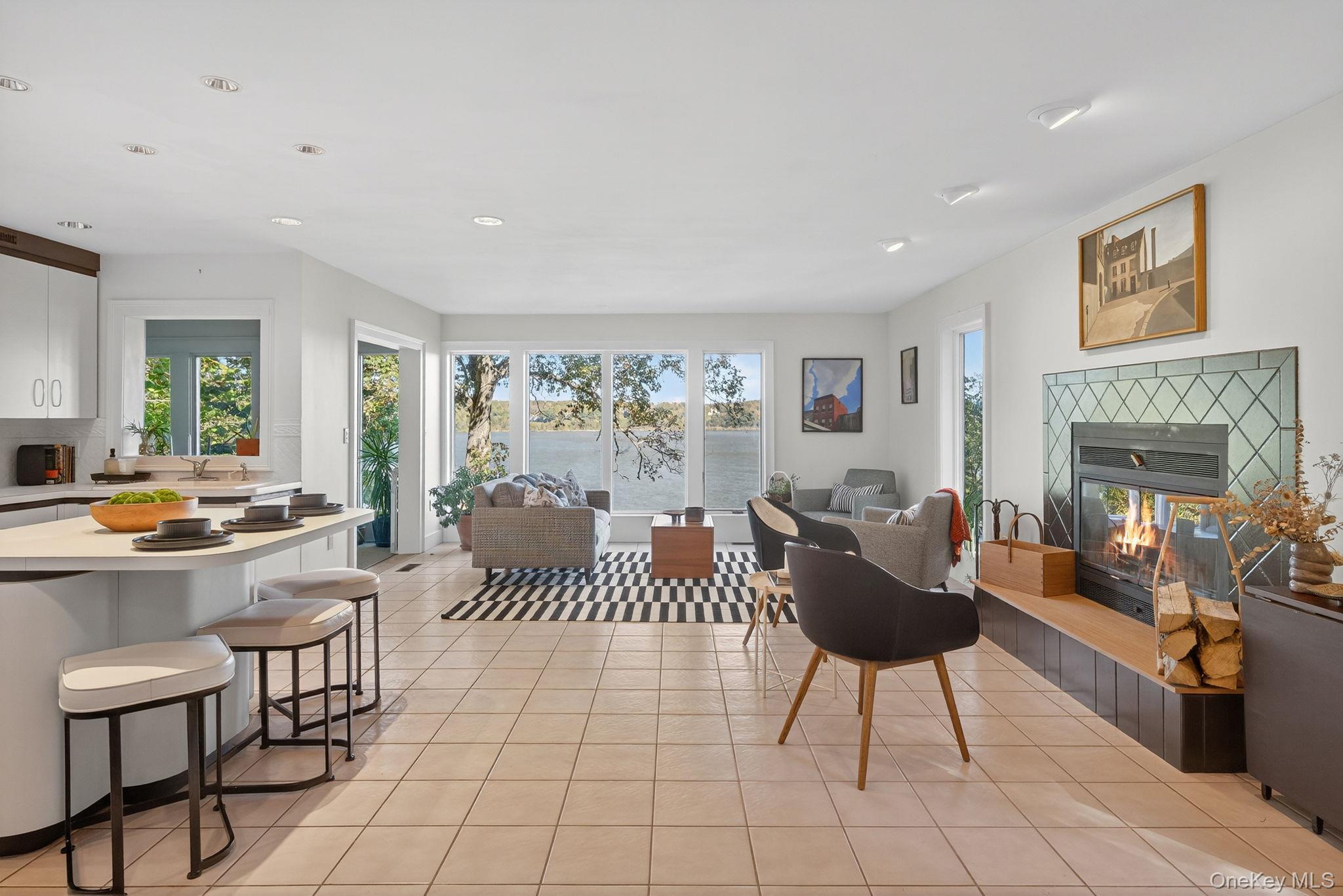 83 River Road, Esopus, NY 12487