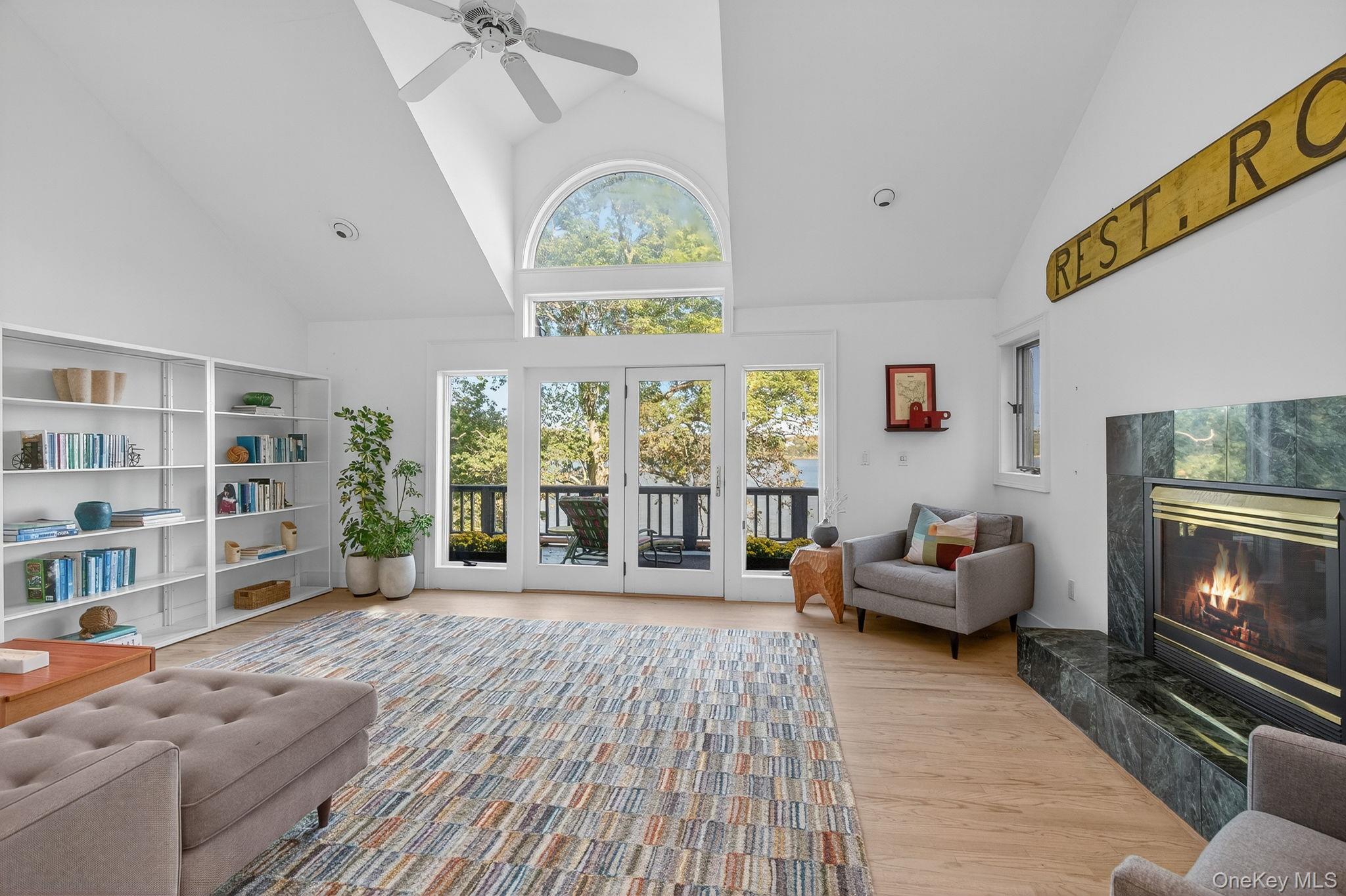 83 River Road, Esopus, NY 12487