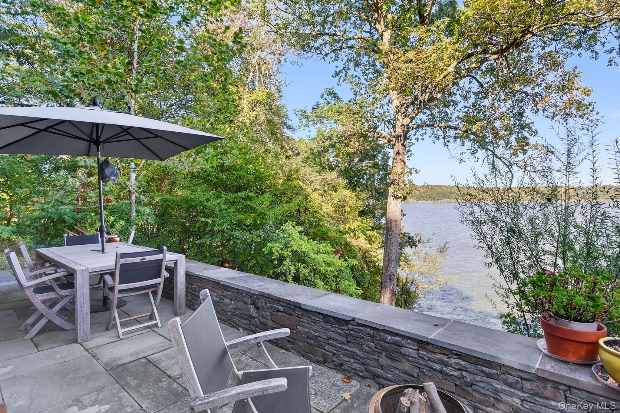 83 River Road, Esopus, NY 12487