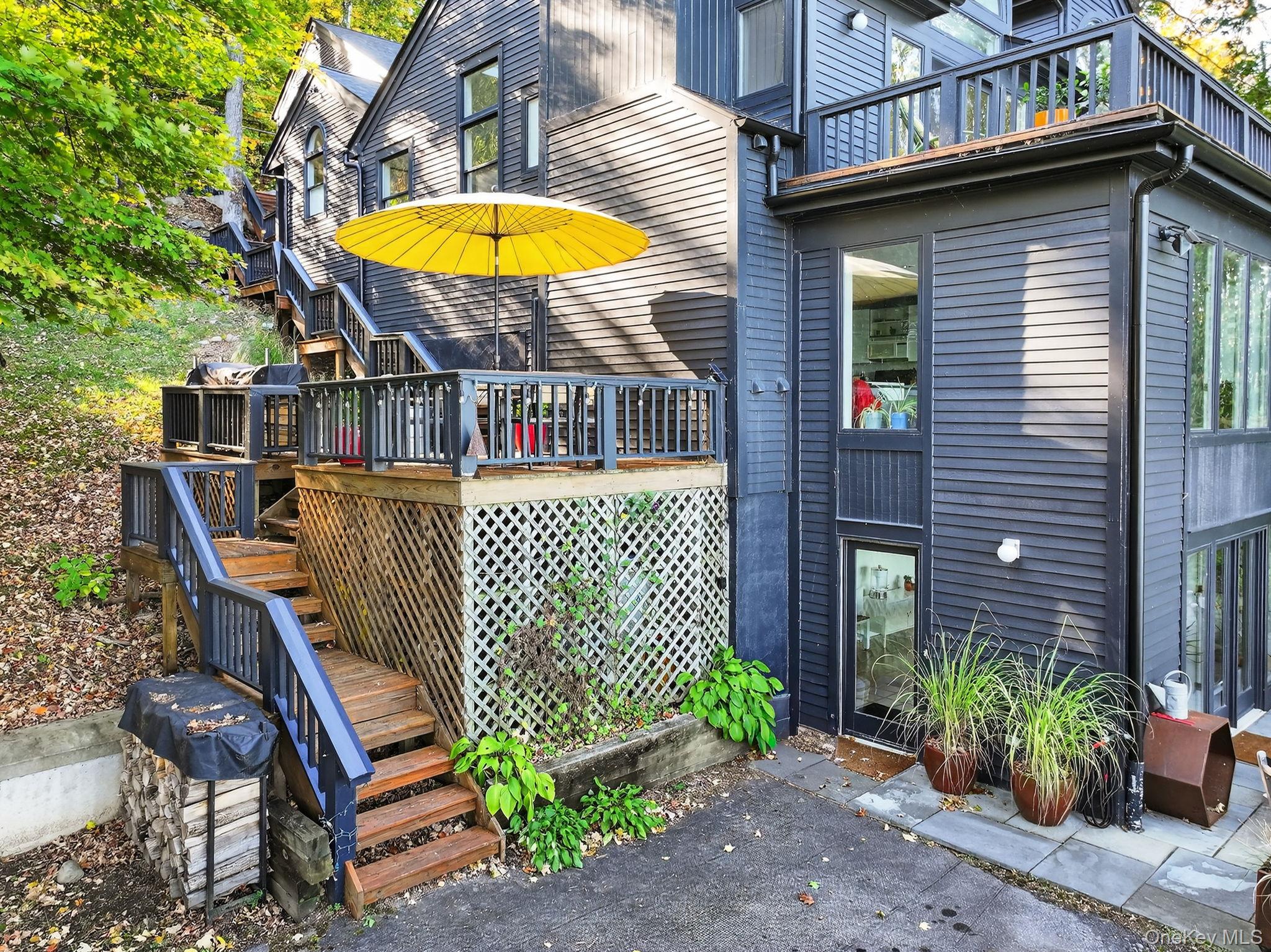 83 River Road, Esopus, NY 12487