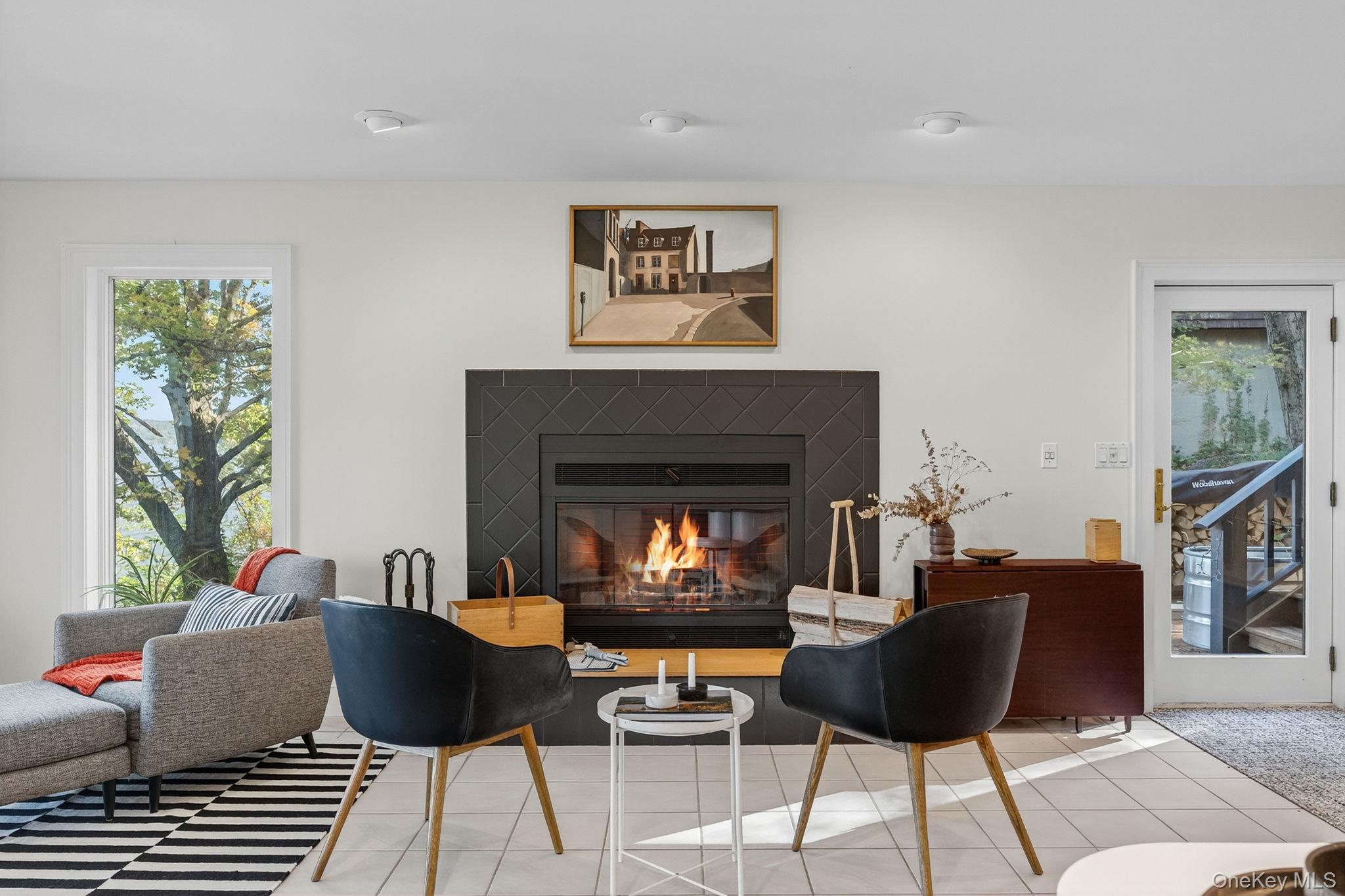 83 River Road, Esopus, NY 12487