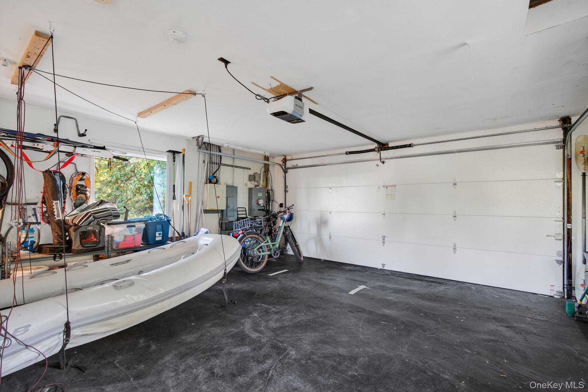 83 River Road, Esopus, NY 12487