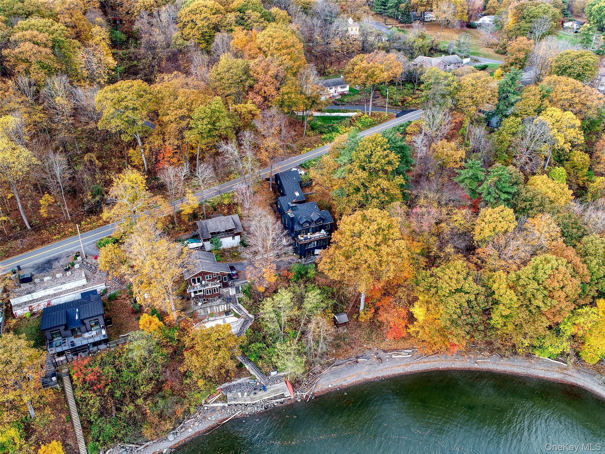 83 River Road, Esopus, NY 12487