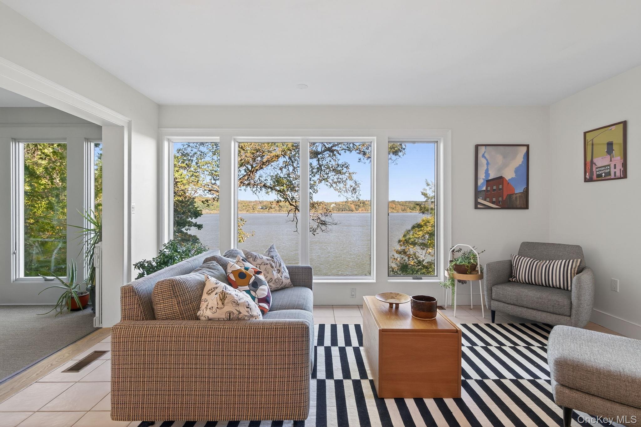 83 River Road, Esopus, NY 12487