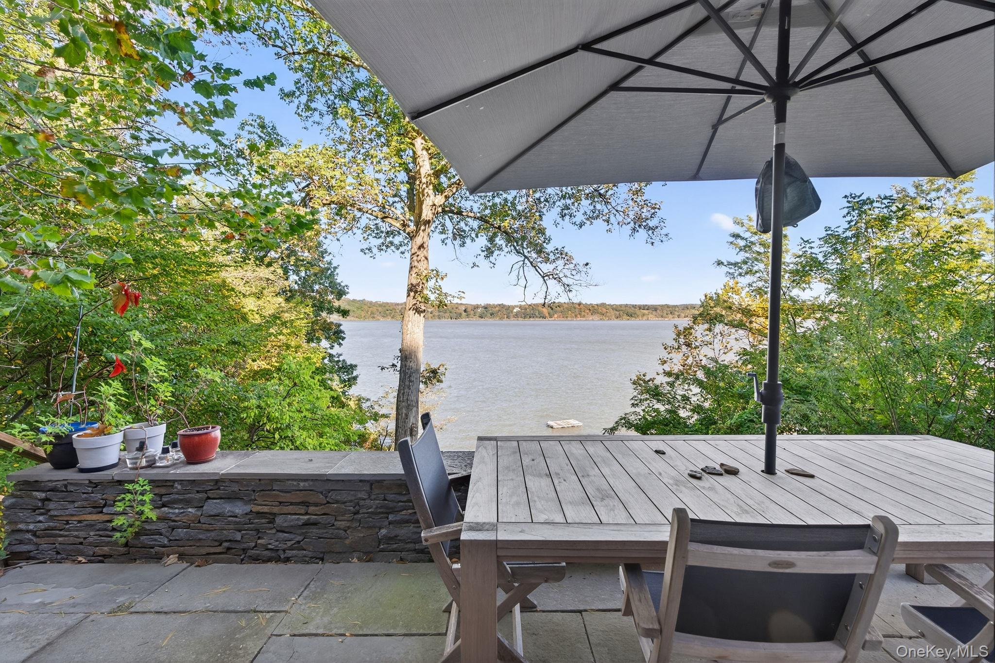 83 River Road, Esopus, NY 12487